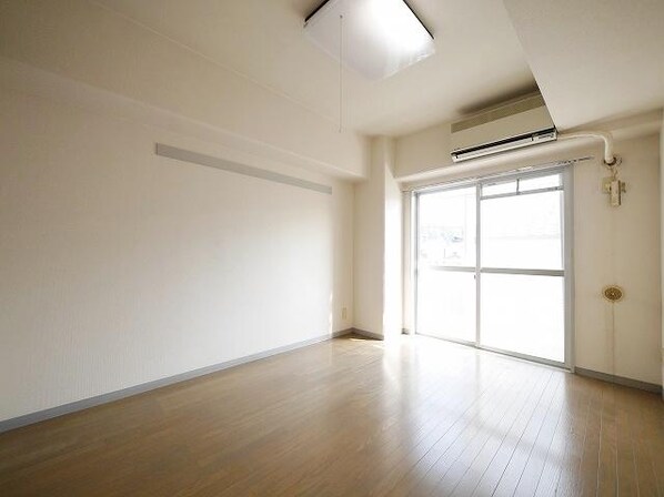 エーリフローレンスBの物件内観写真